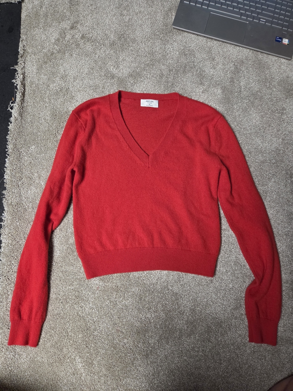 Aritzia Bright Red V-Neck 100% Cashmere Cropped Sweater